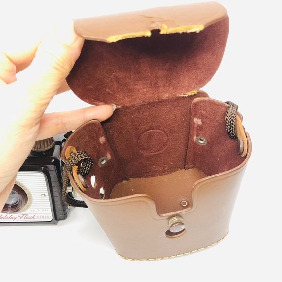 VINTAGE 1950s KODAK BROWNIE HOLIDAY FLASH CAMERA Original Strap DAKON LENS USA - Picture 7 of 10